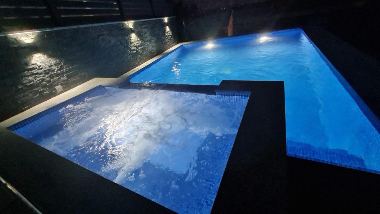 Apartments Blazevic, Heated Pool&Jacuzzi Драмаль Экстерьер фото